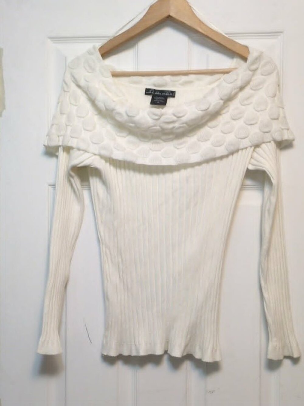 United States Sweaters Sz XL White/Cream Off The Shoulder Romantic Cottagecore